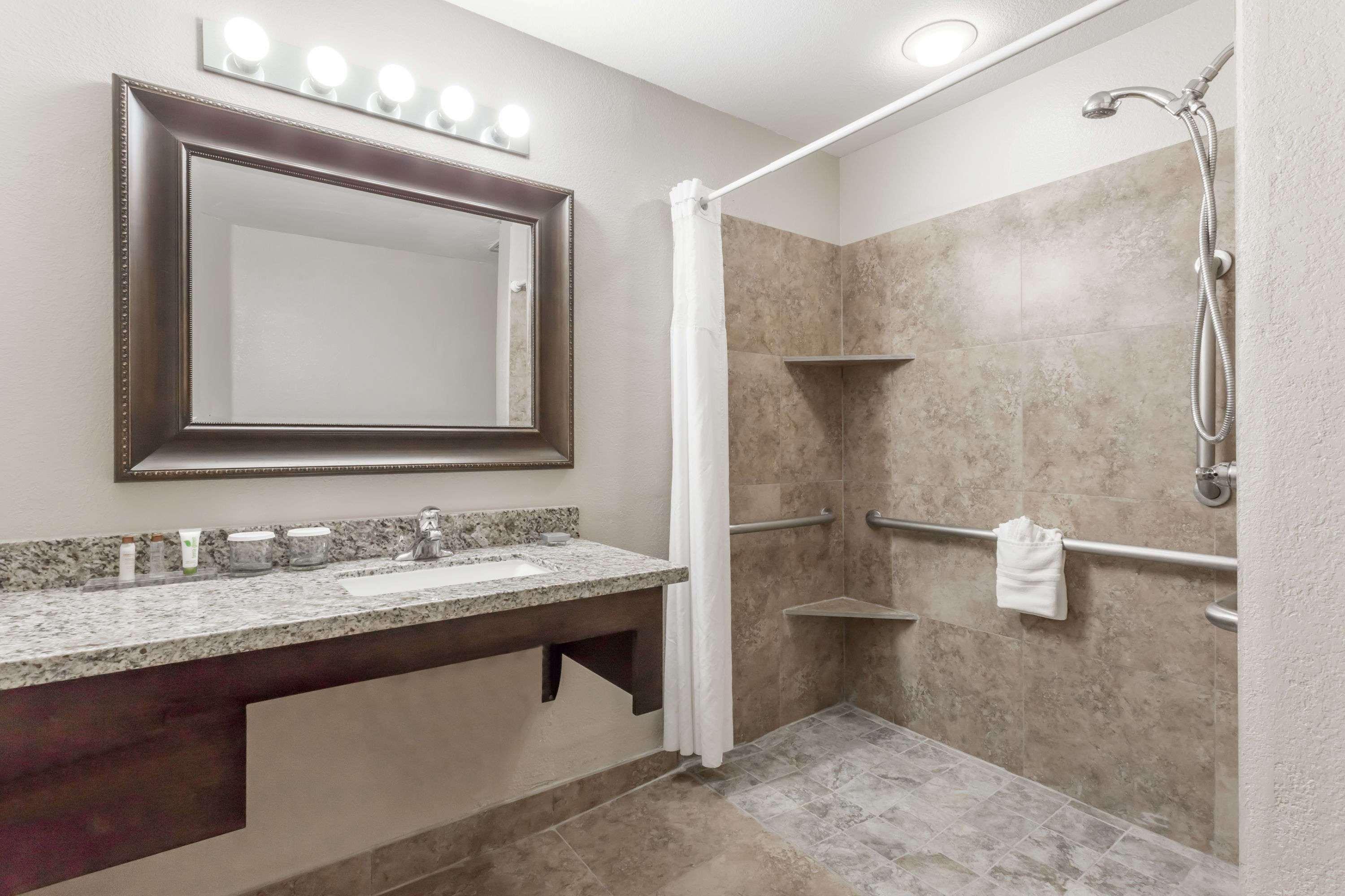 Hawthorn Suites By Wyndham Chandler Eksteriør bilde